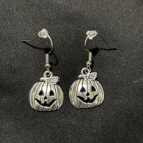 Jewelry - 🌟3/$5🌟Pumpkin Earrings